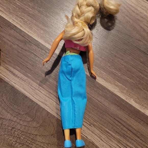 Vintage 1987 Mattel Barbie Doll - Picture 2 of 4